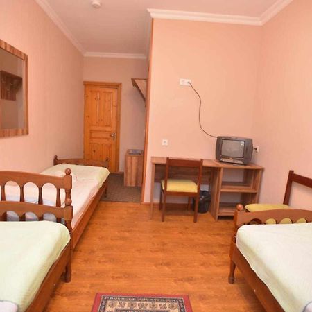 Hotel Nikea Paradiso Кутаиси Екстериор снимка