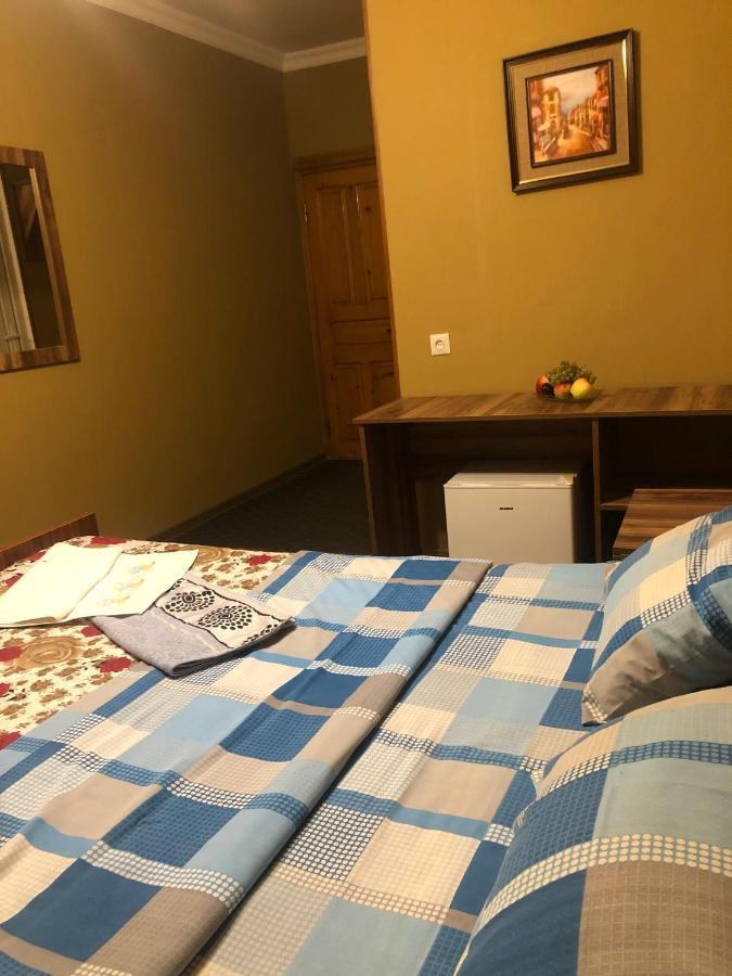 Hotel Nikea Paradiso Кутаиси Екстериор снимка