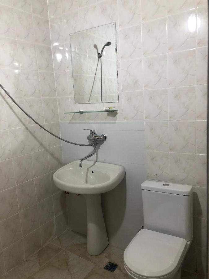 Hotel Nikea Paradiso Кутаиси Екстериор снимка