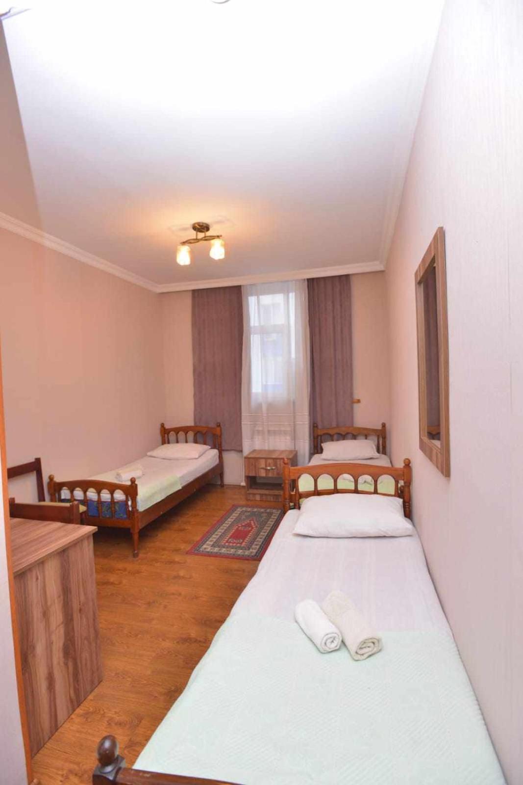 Hotel Nikea Paradiso Кутаиси Екстериор снимка