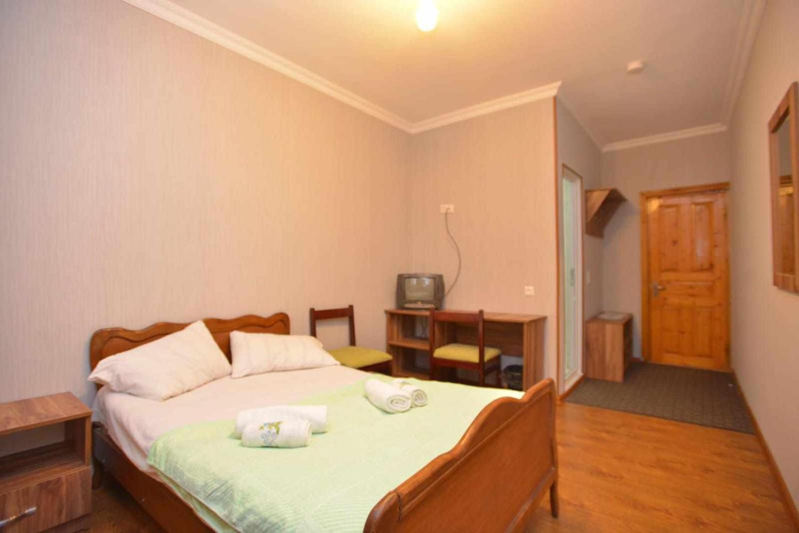 Hotel Nikea Paradiso Кутаиси Екстериор снимка