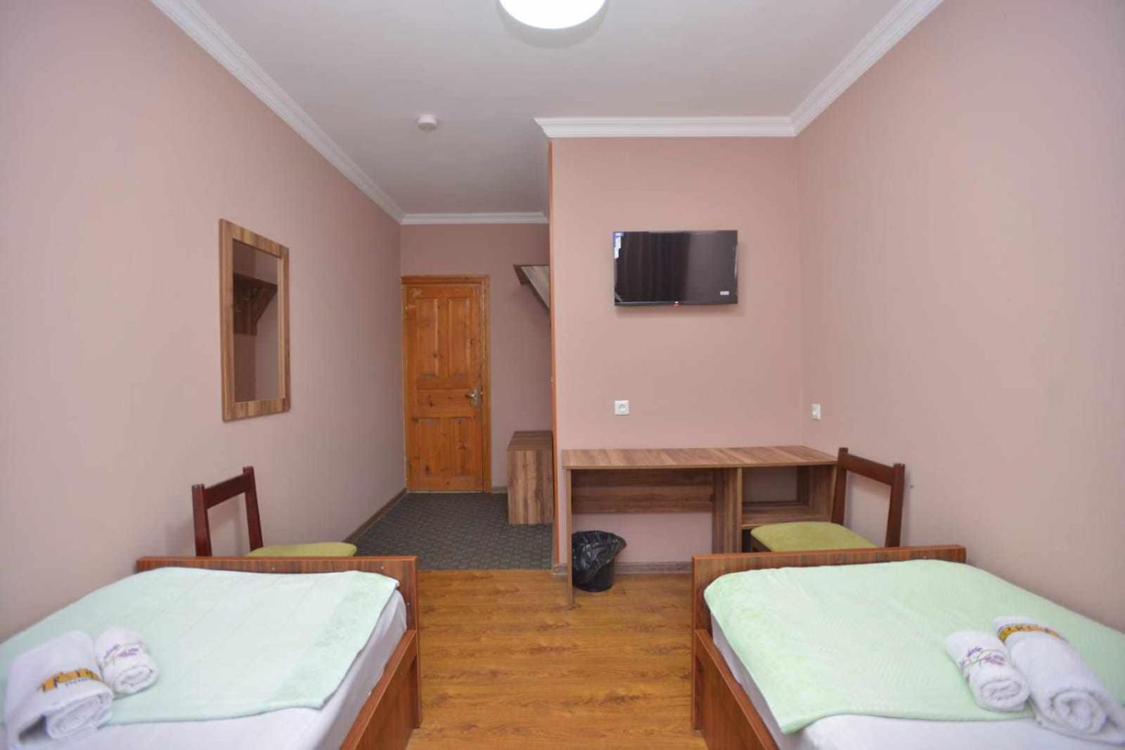 Hotel Nikea Paradiso Кутаиси Екстериор снимка