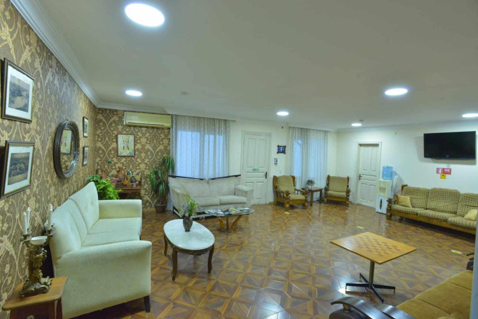 Hotel Nikea Paradiso Кутаиси Екстериор снимка