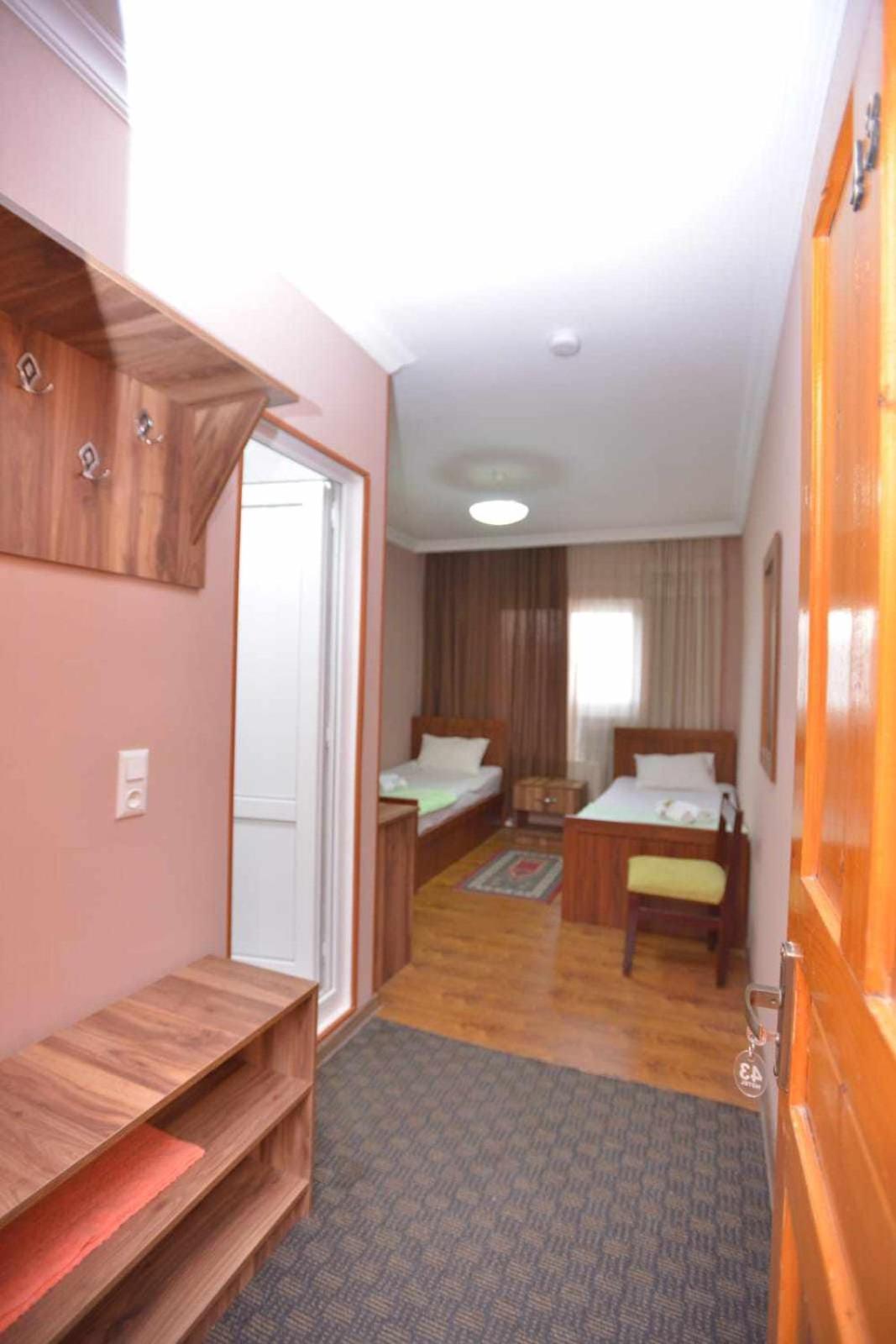 Hotel Nikea Paradiso Кутаиси Екстериор снимка