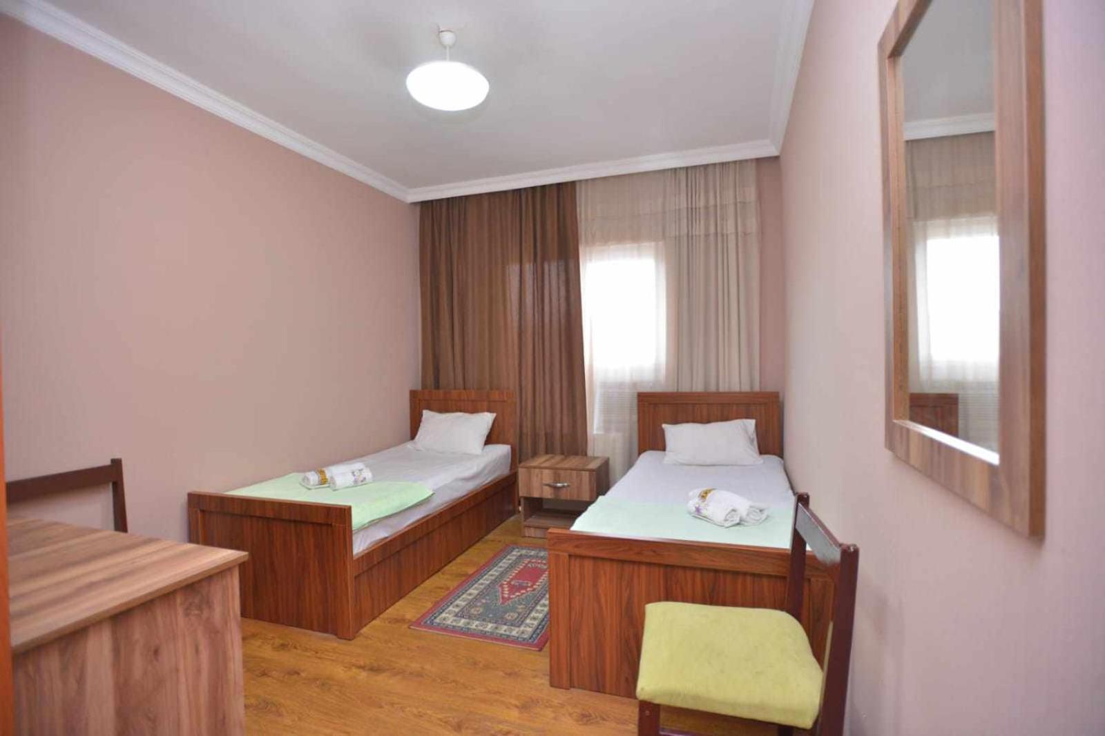 Hotel Nikea Paradiso Кутаиси Екстериор снимка